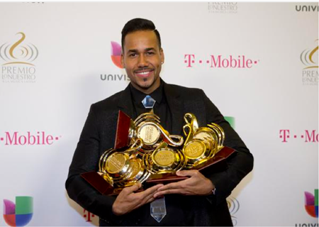 Romeo Santos se llevó los premios Artista del Año, Artista Tropical Contemporáneo del Año, Artista Tropical Masculino del Año, Canción Tropical del Año por “Propuesta Indecente” y Álbum Tropical del Año por “Fórmula Vol. 2″