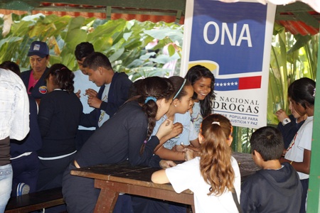 30 alumnos de la María Teresa de Nezer fueron beneficiados