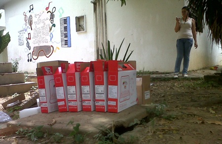 De las canaimas solo djaron las cajas