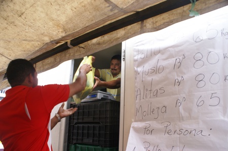 Más de 30 toneladas de alimentos fueron vendidas durante el miércoles, jueves y viernes en la feria del boulevard La Bermúdez