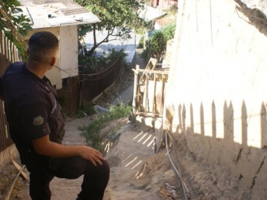 Se encontraba en la calle principal con un grupo de personas cuando fueron abordados por sujetos desconocidos que le dispararon sin mediar palabras