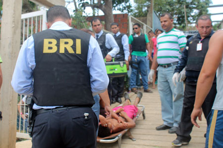 Los pesquisas del Cicpc recolectaron la evidencia