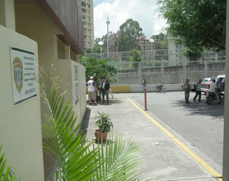 La morgue estuvo repleta este domingo de familiares de las víctimas del hampa