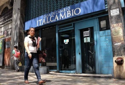 Dos-casas-de-cambio-ya-están-operativas-en-el-menudeo-Simadi