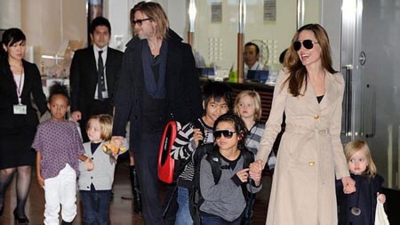 En marzo pasado la actriz estadounidense, que se casó con Brad Pitt en 2014, reveló que ya no podría tener más hijos biológicos al haberse realizado una operación en la que se quitó los ovarios