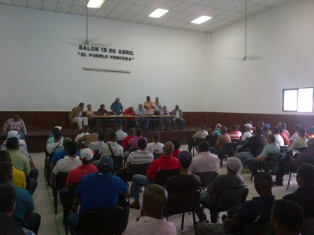 asambleaconstruccion110415