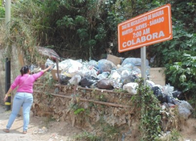 Nunca se han beneficiado con jornadas de alimentos regulados y el único espacio deportivo con el que cuentan está en precarias condiciones