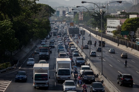 LA ANARQUÕA DE MOTOS EN VENEZUELA ENCUENTRA CONTENCI”N EN LA CRISIS ECON”MICA