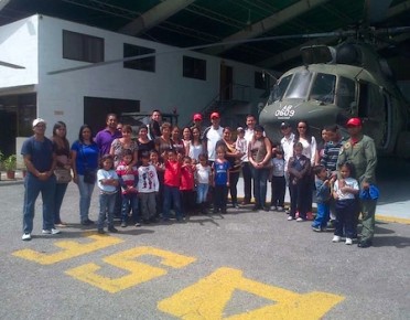 El paseo sirvió para fomentar lazos familiares y promover valores, además los niños conocieron la importancia de este componente militar a través de la visita a los helicópteros más grandes existentes en el país