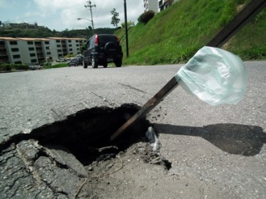 El hundimiento cada día se hace más grave y la junta de condominio brilla por su ausencia
