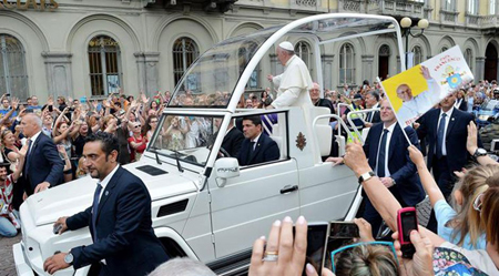 El argentino Bergoglio, el primer papa latinoamericano de la historia, será huésped durante cuatro días de Ecuador, cuyo Gobierno dirige desde hace ocho años Correa, quien se define como un humanista cristiano de izquierda
