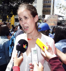 “hay que votar y vigilar el voto, hay irregularidades y no solo en el proceso sino previo al mismo”
