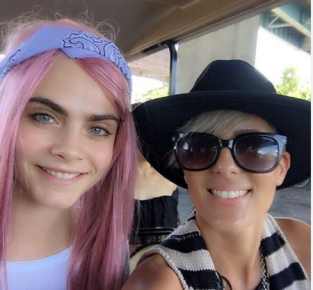  Cara Delevingne cambia su look de manera radical 