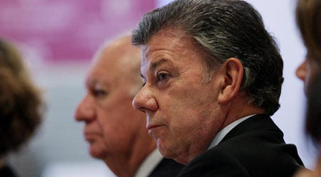 Santos aseveró que el desabastecimiento en los almacenes, en los supermercados, es peor que en Kabul o que en Siria, refiriéndose a la situación actual en la frontera