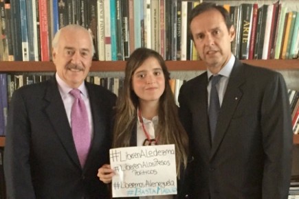 Antonietta junto a Pastrana y Quiroja