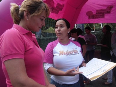 La iniciativa está impulsada por Senos Ayuda y el Instituto Regional de la Mujer