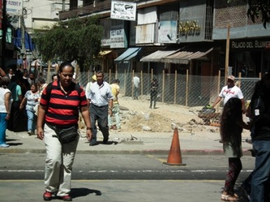 Hace más de un mes comenzaron las labores de renovación en el bulevar Vargas pero no se ven los avances en la obra