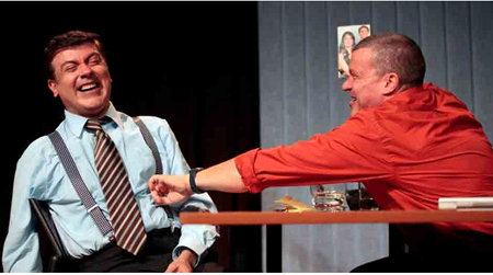Basilio Álvarez y Antonio Delli se presentan juntos en las tablas del Teatro Trasnocho con El crédito