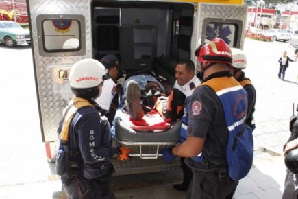 Tras haber sido impactado por un vehículo, el lesionado debió ser trasladado hasta el HVS