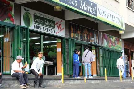 El comercio lució desolado