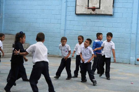 Estudiantes se preparan para el cierre de proyectos