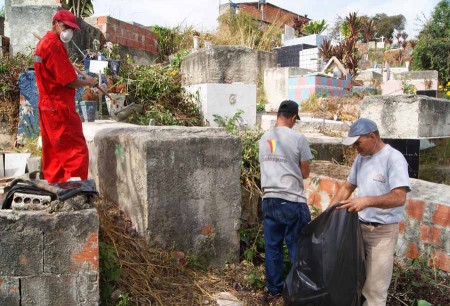 La jornada de mantenimiento llegó al camposanto local.