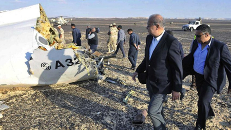 El avión se estrelló cuando estaba efectuando un "segundo intento de aterrizaje debido a las malas condiciones meteorológicas", indicó por su parte el Ministerio de Situaciones de Emergencia.
