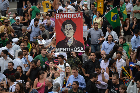 Miles de personas se movilizaron en varias ciudades para exigir la renuncia de la Presidenta y rechazando en nombramiento de Lula como ministro