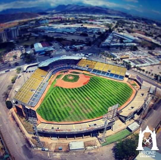 El Estadio Jose Bernardo Perez Inaugurado en el Cuatricentenario de la fundacion de Valencia en 1955. Sede del Glorioso Equipo de Magallanes