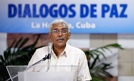 Desde La Habana, sede de los diálogos, el negociador de paz de las FARC, Joaquín Gómez, apoyó las declaraciones que hizo el miércoles el presidente Juan Manuel Santos
