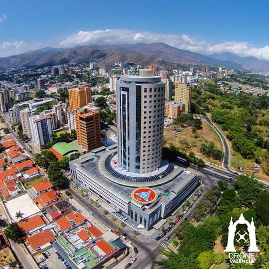 La Torre Platinium o Torre Inteligente con su Helipuerto.