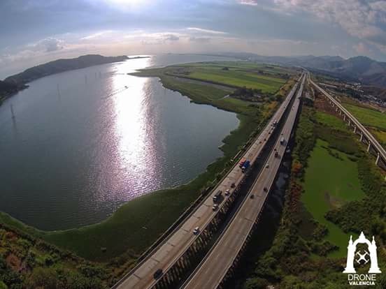 Lago de Valencia sobre el cerro la Cabrera