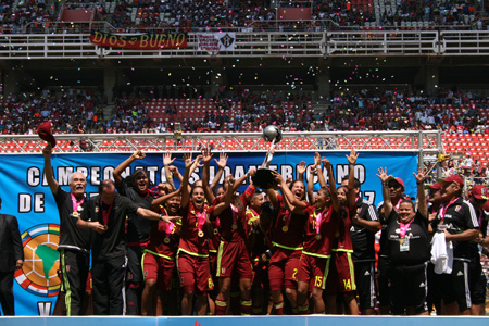 Las campeonas de Sudamérica en plena celebración (Foto cortesía Prensa Sudamericano Sub-17)