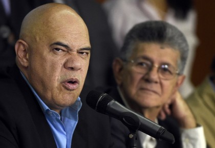 Mesa de la Unidad Democrática (MUD) calificó hoy de “insólita” la sentencia del Supremo que declara como inconstitucional la reforma de la Ley del Banco Central de Venezuela hecha hace un mes por la mayoría opositora de la Asamblea Naciona