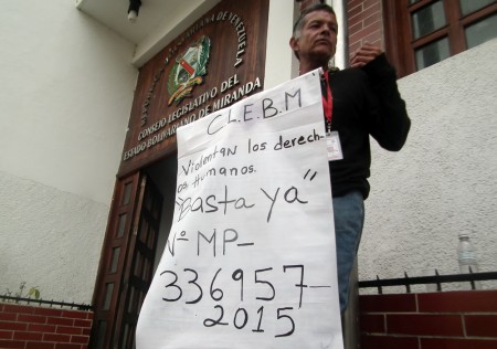Exige que la ley se cumpla con su cambio de ambiente laboral