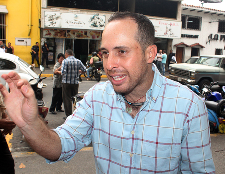Jiménez: “El CNE le jugó “quiquiriguiqui” al pueblo al no entregar las planillas”
