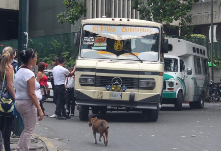 Profesionales del volante califican como “pírrico” el incremento del pasaje