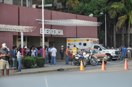 Tras caer de la motocicleta fue auxiliado y trasladado al Victorino Santaella