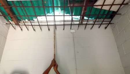 Abrieron la estantería donde almacenaban las Canaimas asignadas en 2010
