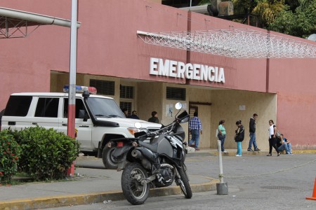 A plena luz del día resultó herido en una balacera registrada en el sector Las Terrazas de El Nacional,