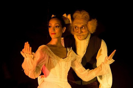 También conocida como La muchacha de los ojos de esmalte, Coppelia fue estrenado el 25 de mayo de 1870 en la Ópera de París.