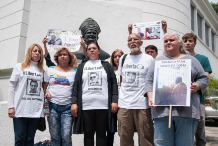 Padres de presos politicos