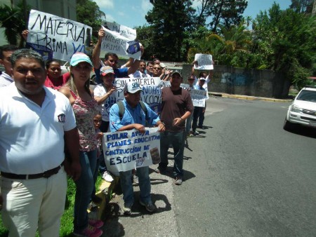 Protestaron para exigir al gobierno las divisas