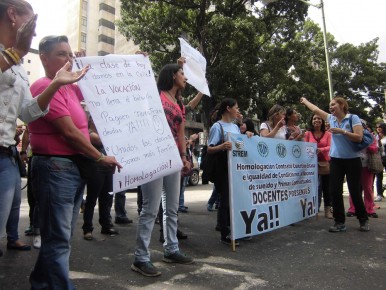 Continuarán en la calle y este miércoles tomarán el distribuidor Los Cerritos de la carretera Panamericana