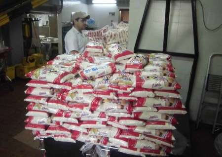 Colas corrieron tranquilas este martes por harina de maíz