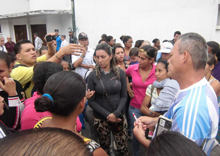 “Llevamos 25 días esperando que nos vendan la nueva bolsa”,, señalaron