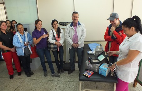 Brindan atención terapéutica a los usuarios del área de Salud Integral.