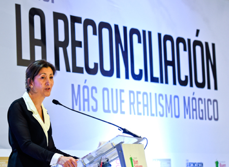 Ingrid Betancourt vuelve a Colombia para suplicar paz y perdón
