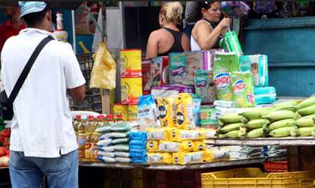 Tequeños alegan que tienen meses pagando la leche en 450 bolívares a los bachaqueros