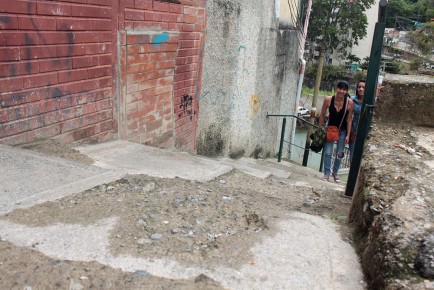 Montaña de escombros empaña la imagen de la comunidad